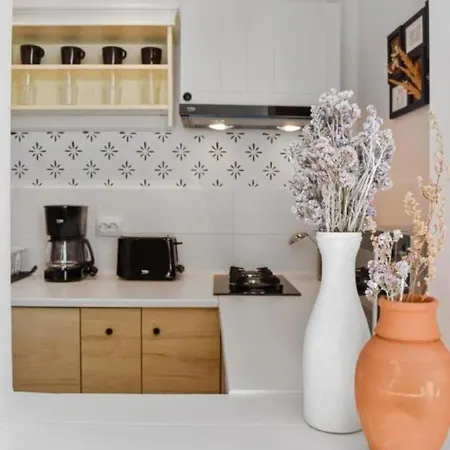 Serene Retreat - Beautifully Designed Apartment